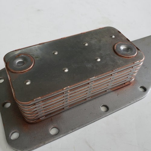 Oil Cooler Core For Cummins Engine 3921558(图1)