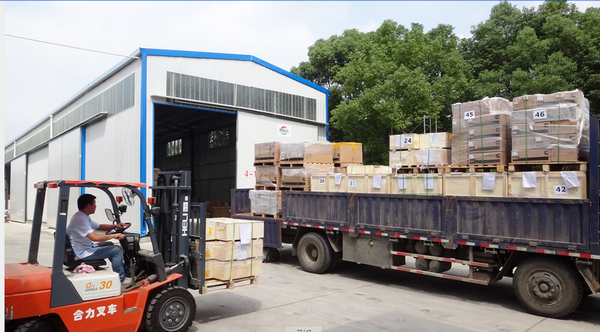 Our warehouse(图1)